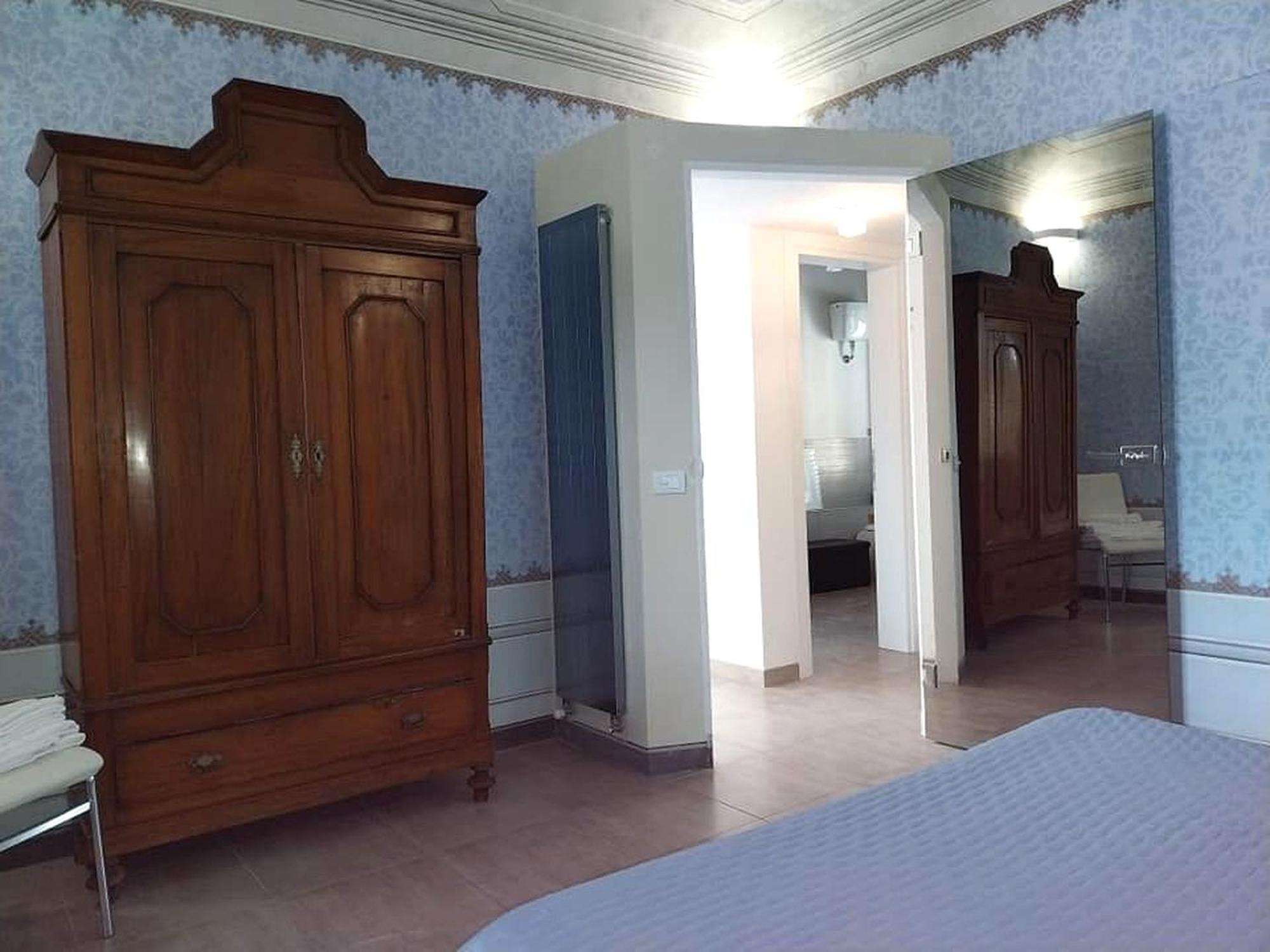 Appartamento Toscana Di Charme Con Due Camere, Due Bagni E Terrazza In Posizione Centralissima